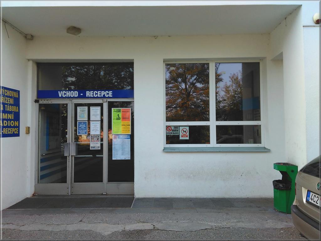 Hotel Zimni Stadion Tábor Exterior foto